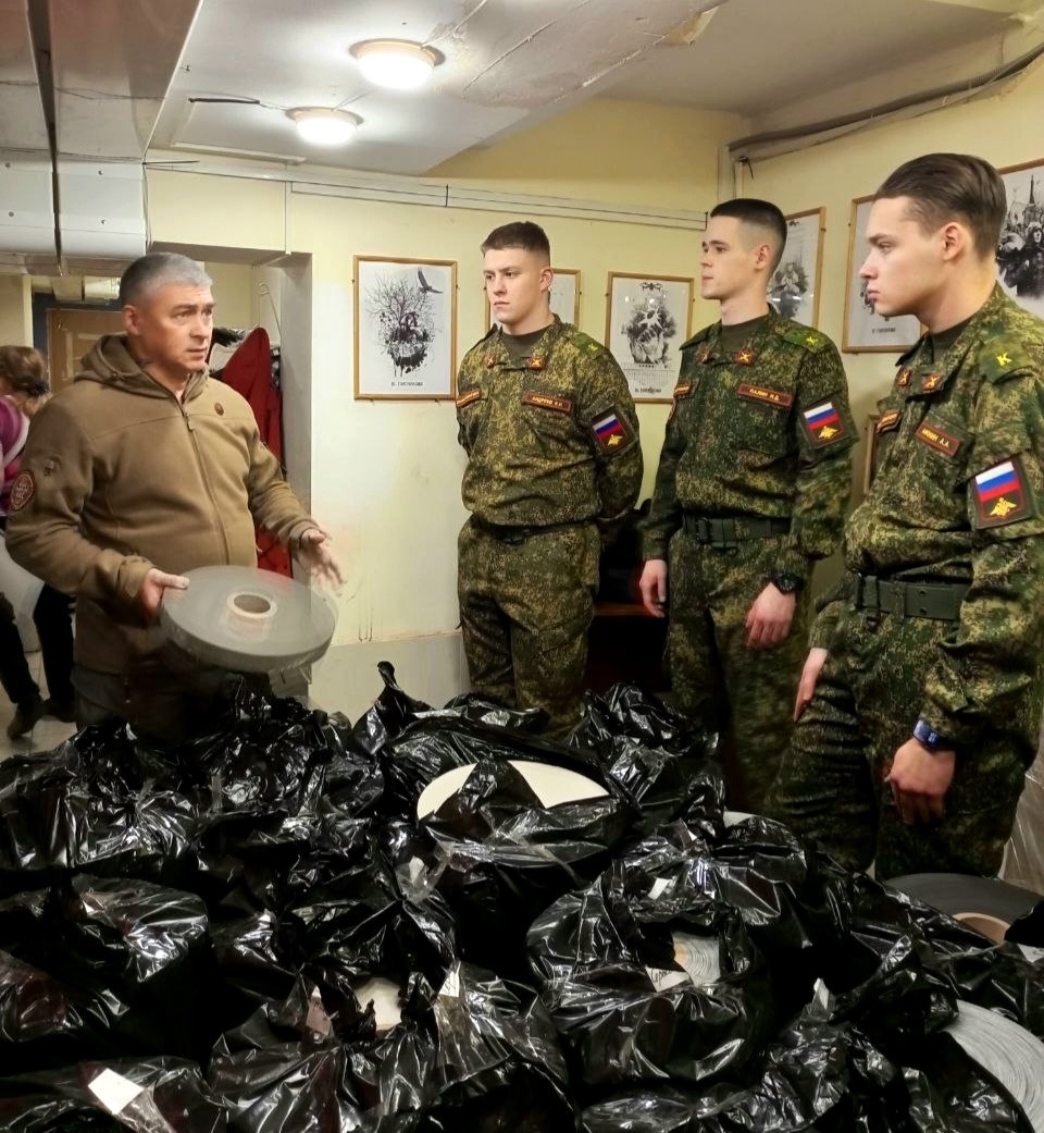 КУРСАНТЫ ВЛИЛИСЬ В КОМАНДУ БОЕВЫХ ПЛЕТУНОВ ЛЕНИНГРАДА!